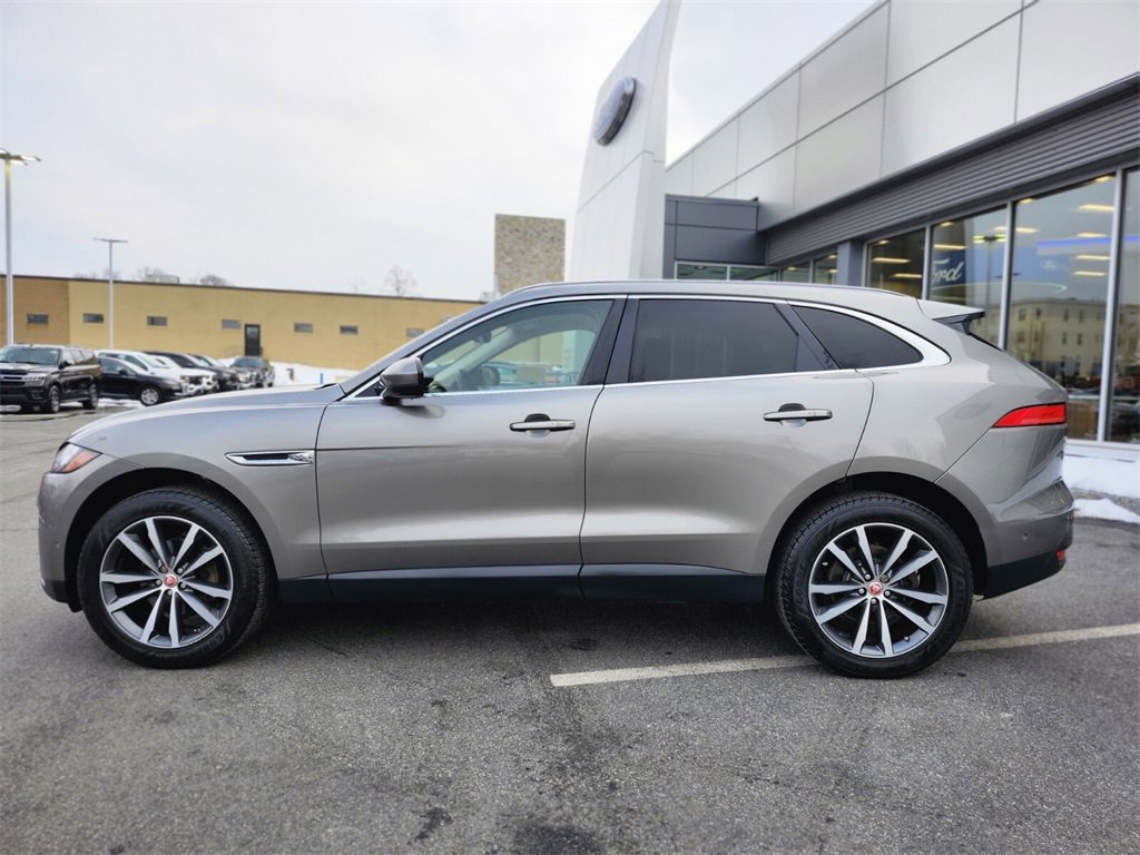 Used 2019 Jaguar F-PACE Prestige image 2