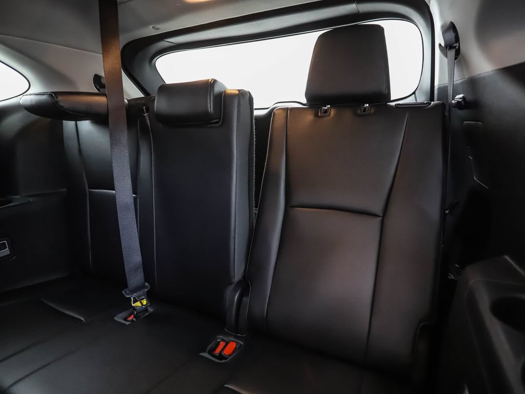 Used 2022 Toyota Highlander XLE AWD/4WD image 22