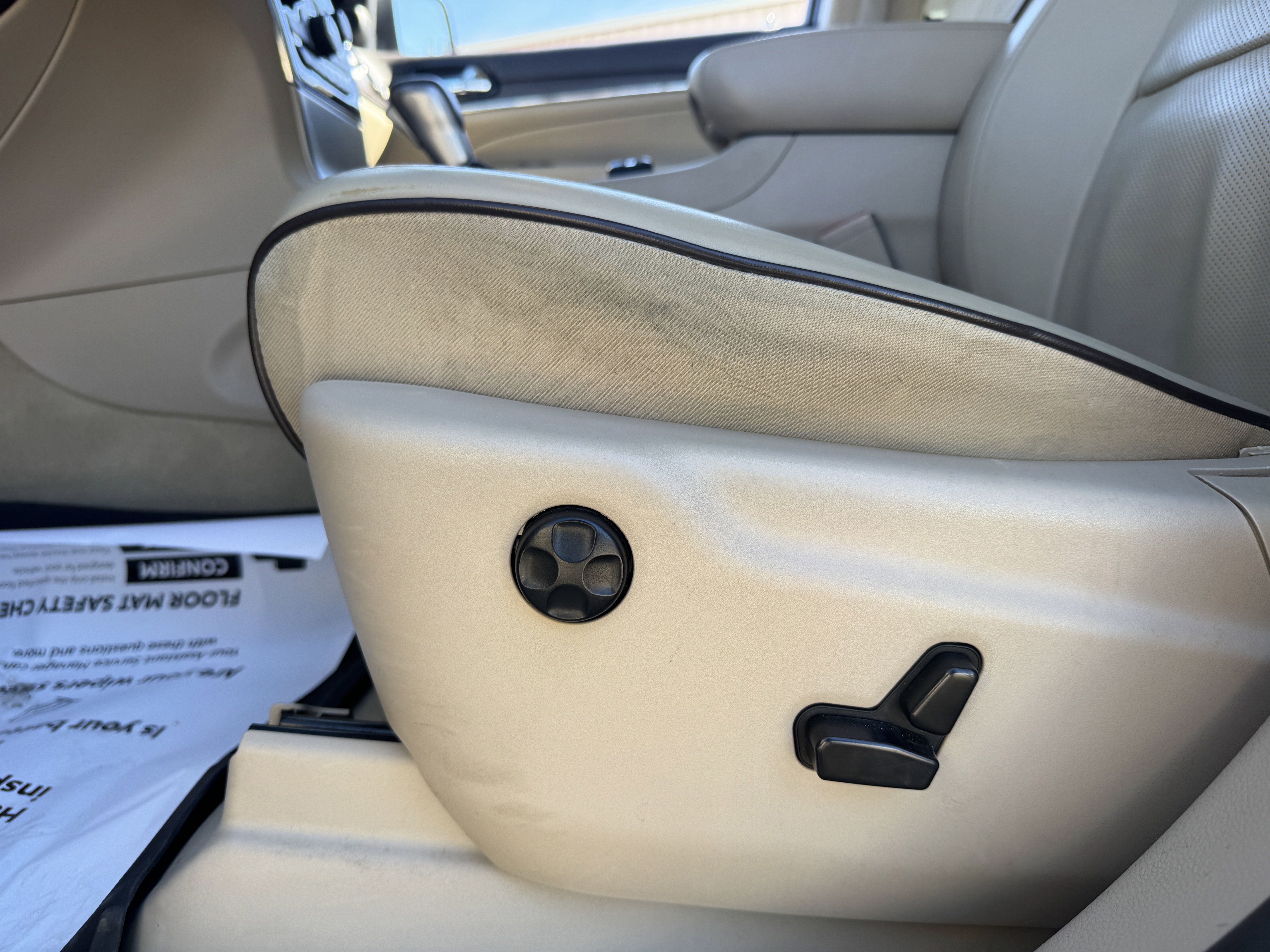 Used 2021 Jeep Grand Cherokee Overland image 12