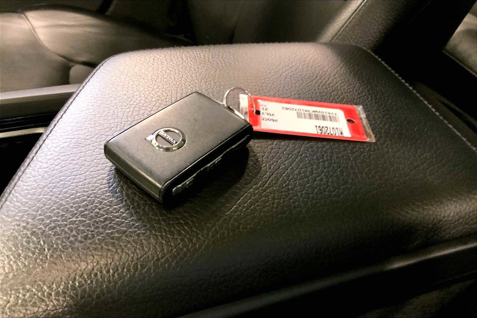 Used 2021 Volvo V60 T5 Cross Country image 14