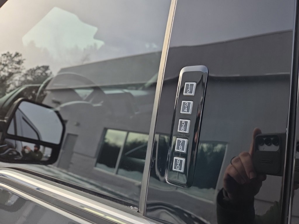 Used 2017 Ford F350 Platinum w/ Platinum Ultimate Package image 13