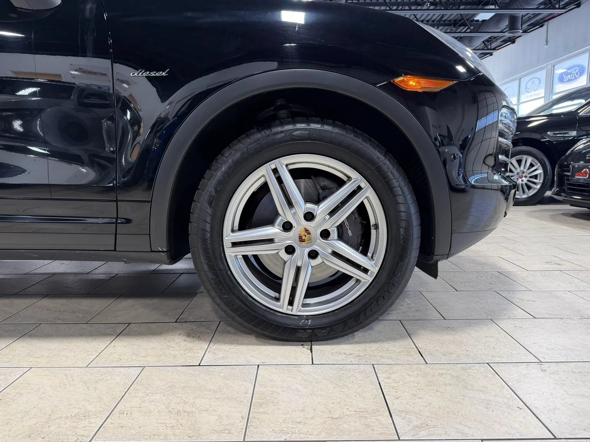 Used 2014 Porsche Cayenne Diesel Platinum Edition AWD/4WD image 37