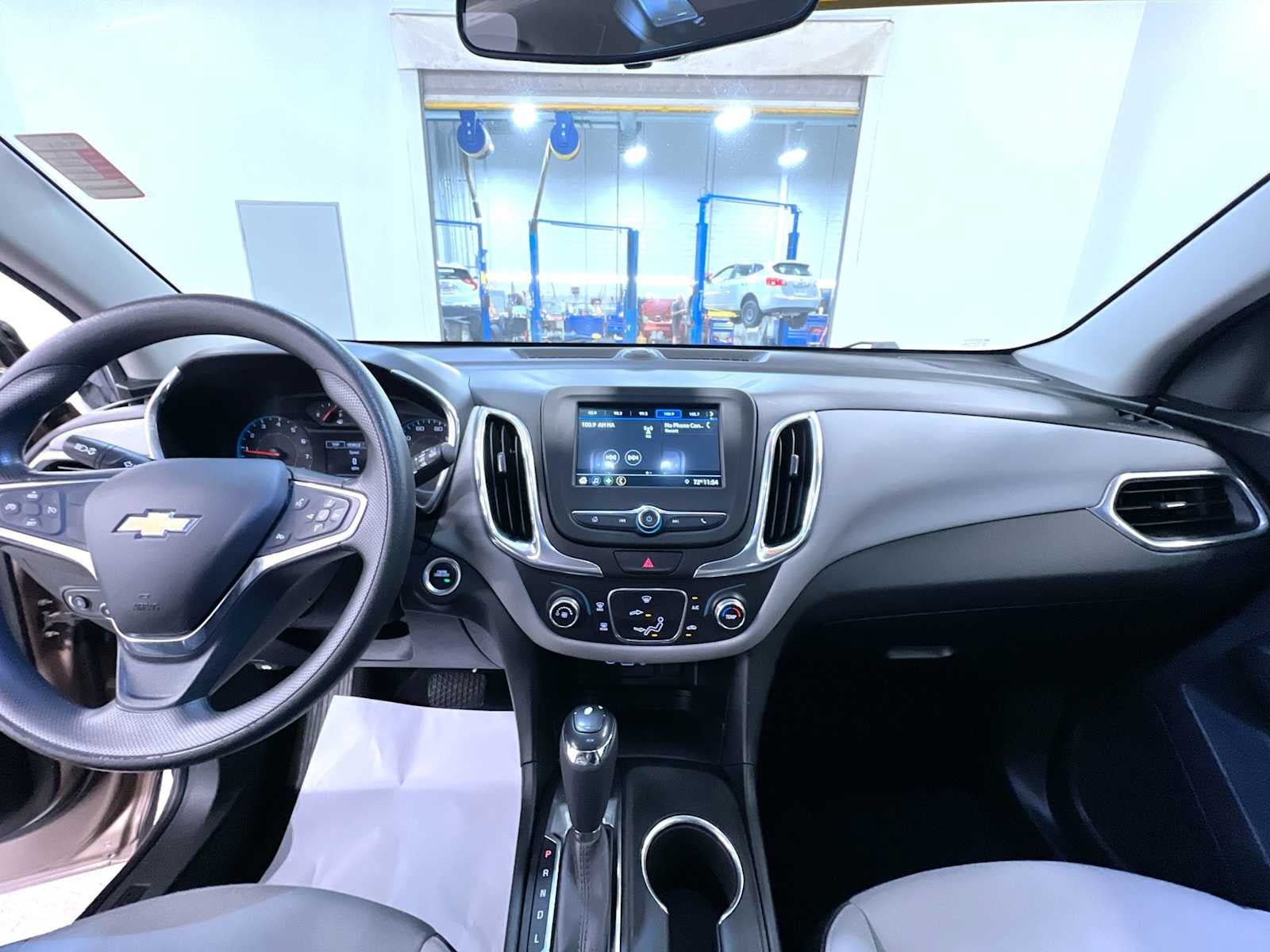 Used 2019 Chevrolet Equinox LS w/ LS Convenience Package AWD/4WD image 23