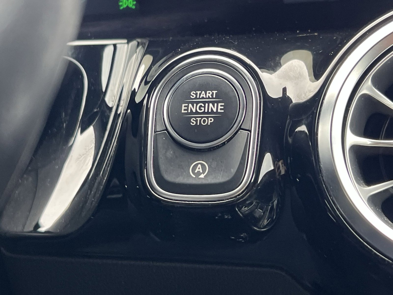 Used 2021 Mercedes-Benz GLA 250 w/ Premium Package image 30