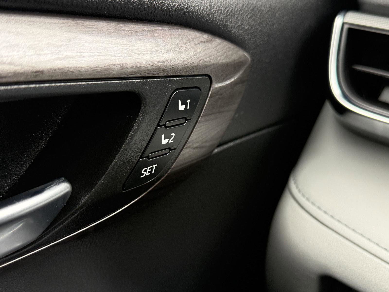 Certified 2022 Toyota Highlander Platinum image 18