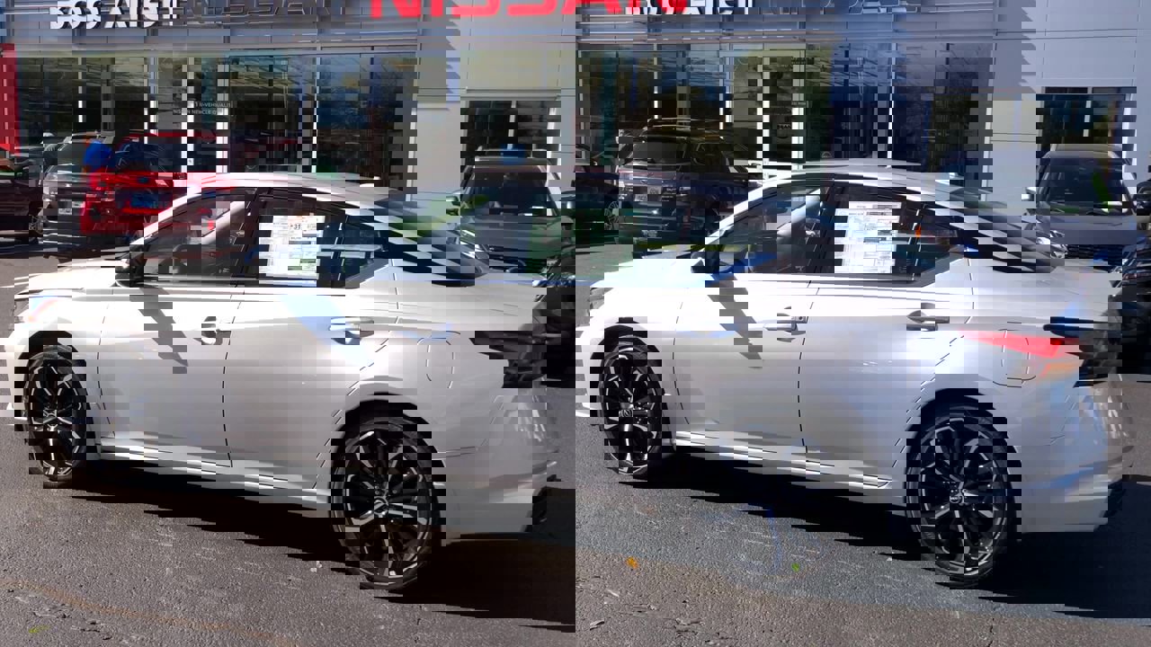 New 2025 Nissan Altima 2.5 SR w/ SR Premium Package image 5