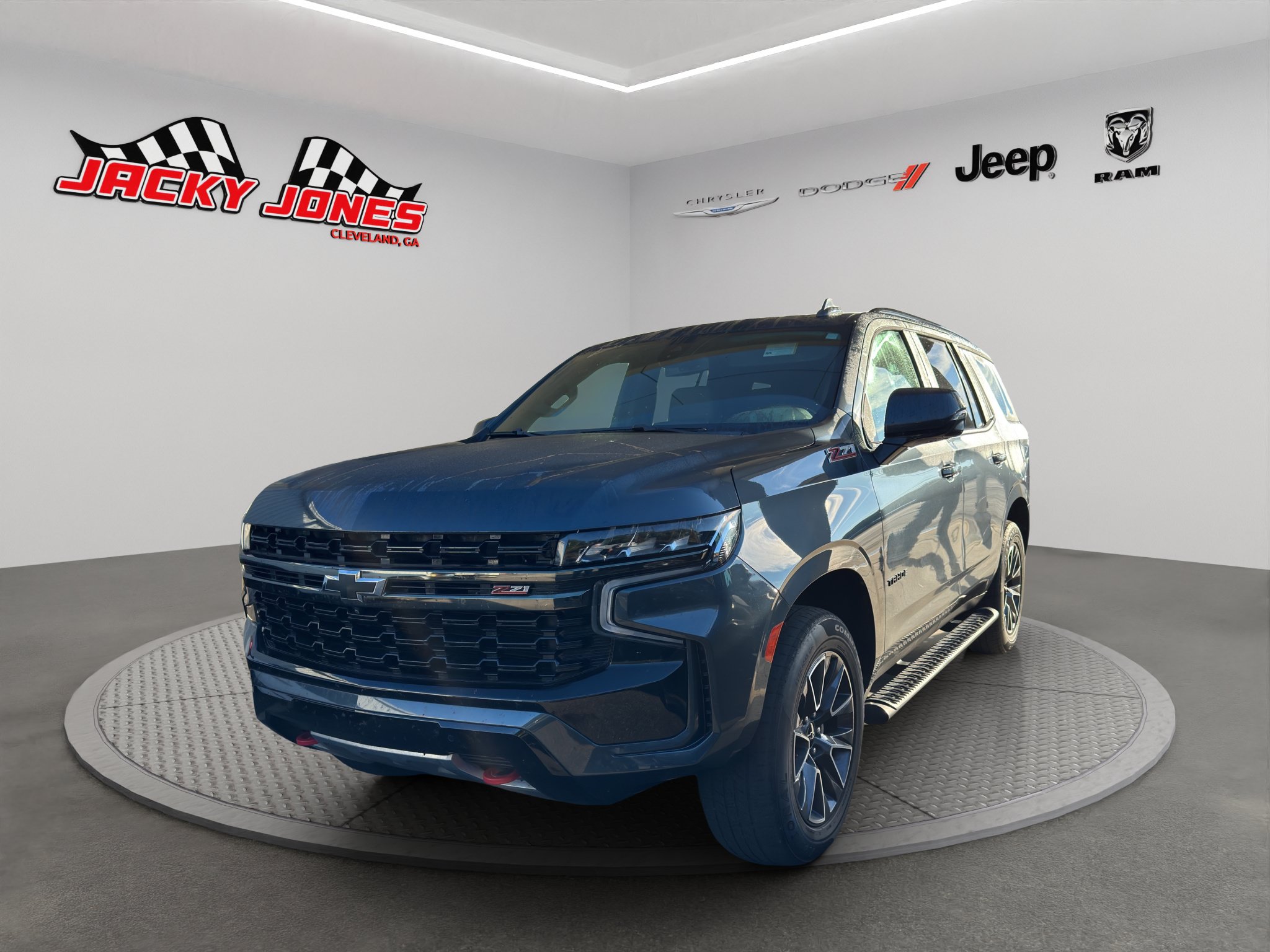 Used 2021 Chevrolet Tahoe Z71 w/ Z71 Off-Road Package AWD/4WD image 1