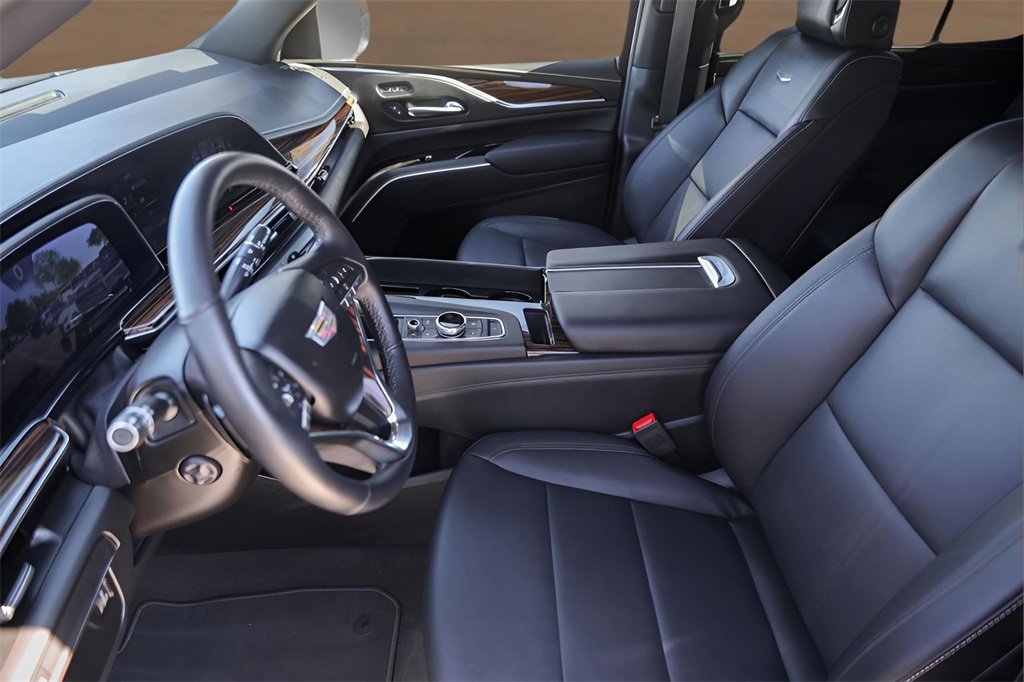 Certified 2024 Cadillac Escalade Luxury image 10