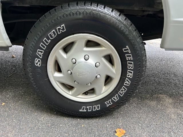 Used 2014 Ford E-350 and Econoline 350 Extended Super Duty RWD image 32