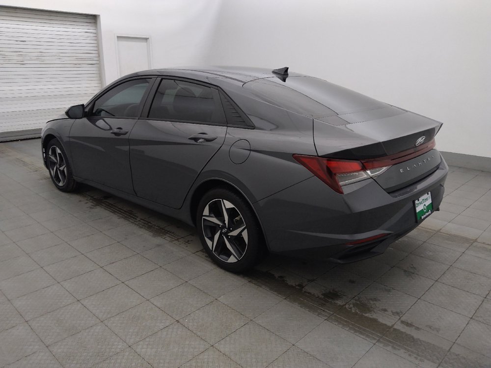 Used 2023 Hyundai Elantra SEL w/ Convenience Package FWD image 3