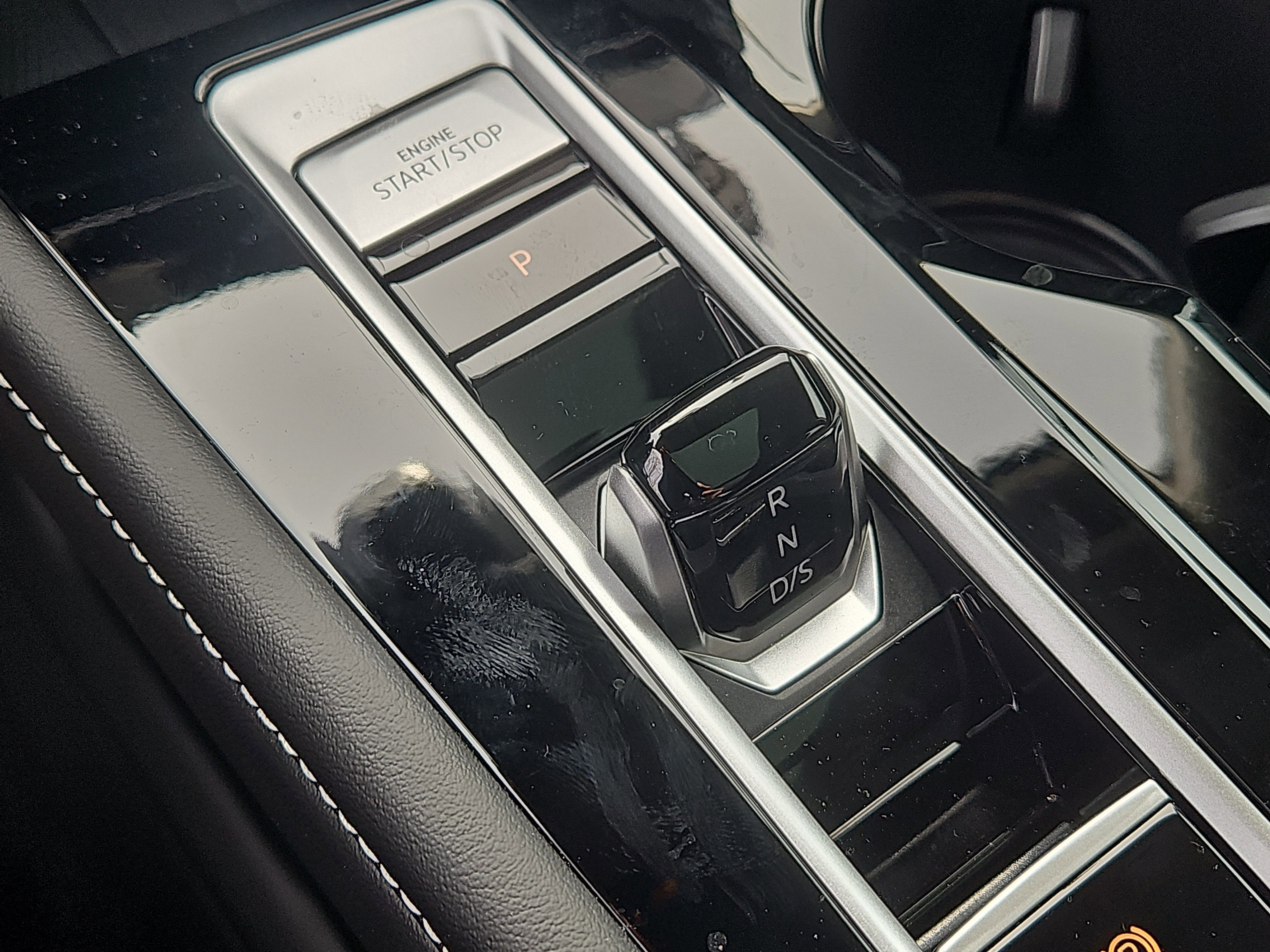 New 2026 Volkswagen Atlas SEL Premium R-Line image 19