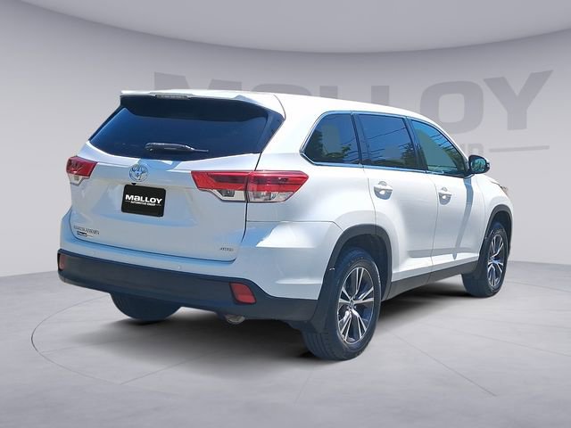 Used 2019 Toyota Highlander LE w/ Carpet Mat Package (TMS) AWD/4WD image 5