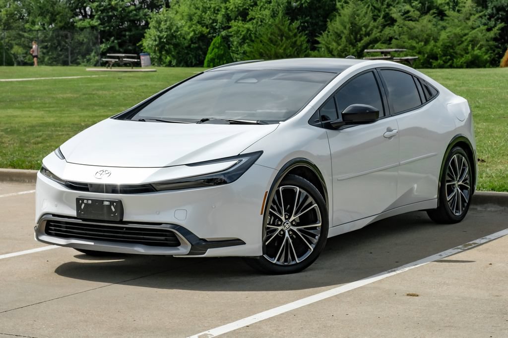 Used 2024 Toyota Prius Limited w/ Limited Premium Package FWD image 3