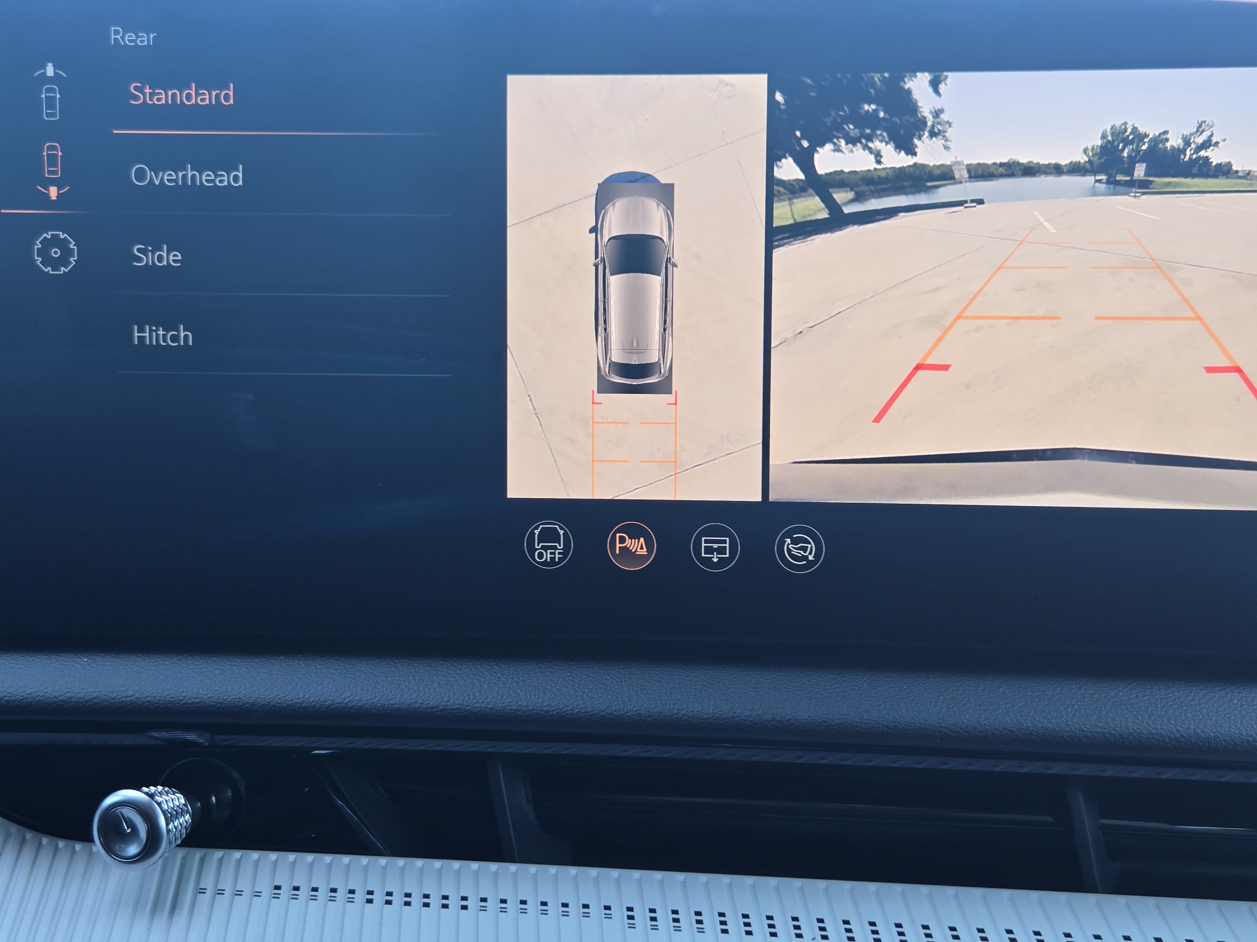 New 2025 Cadillac Optiq Luxury 2 image 13