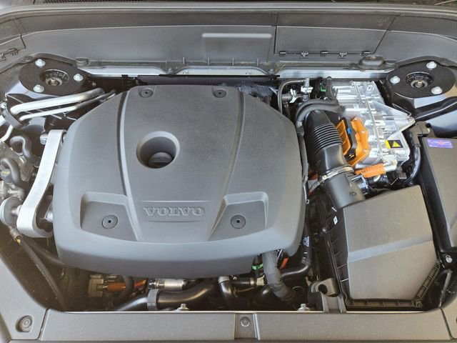 Used 2025 Volvo XC90 T8 Core image 35
