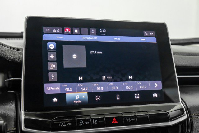 Used 2023 Jeep Compass Limited image 29