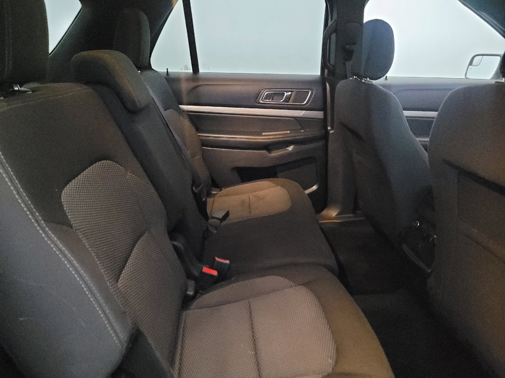 Used 2018 Ford Explorer XLT w/ Equipment Group 201A FWD image 19