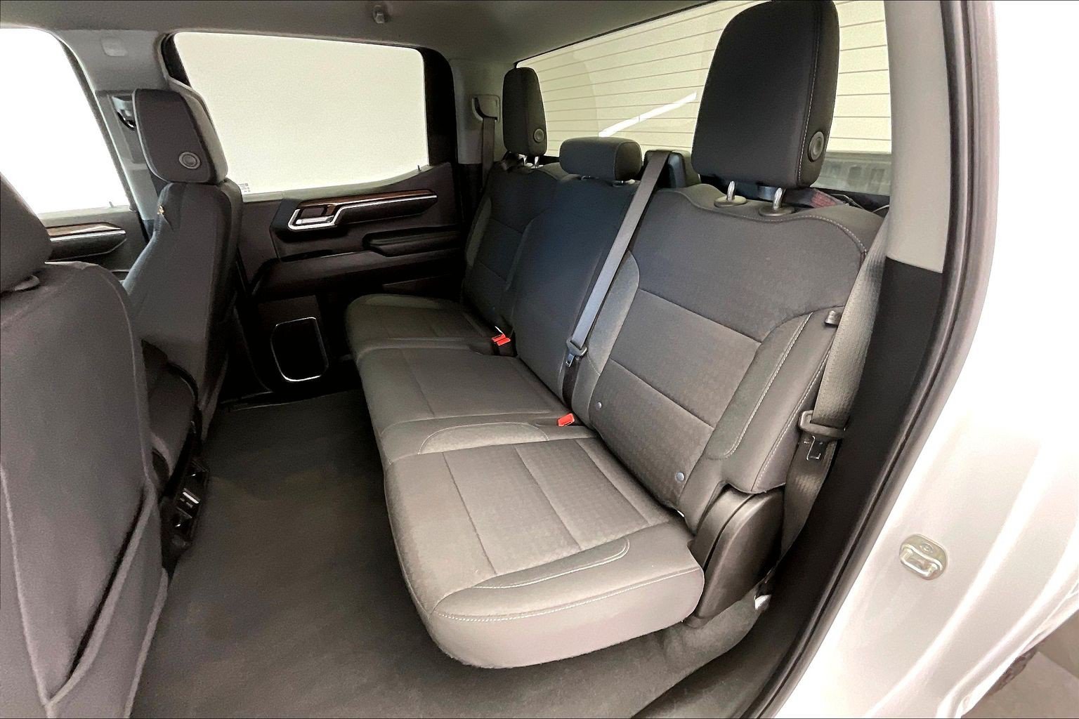 Used 2025 Chevrolet Silverado 1500 LT AWD/4WD image 19