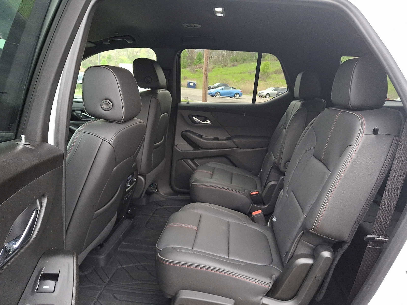Used 2023 Chevrolet Traverse RS w/ LPO, Floor Liner Package AWD/4WD image 10
