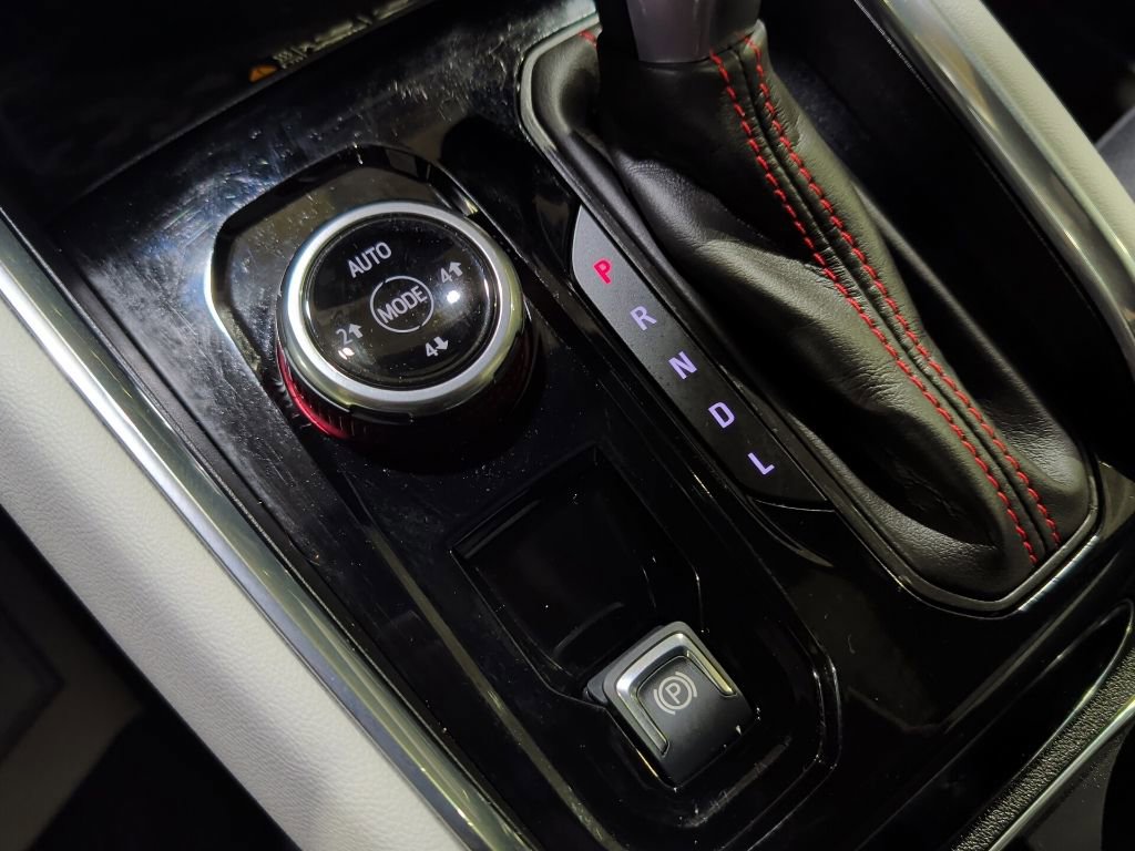 Used 2024 GMC Canyon AT4X image 25