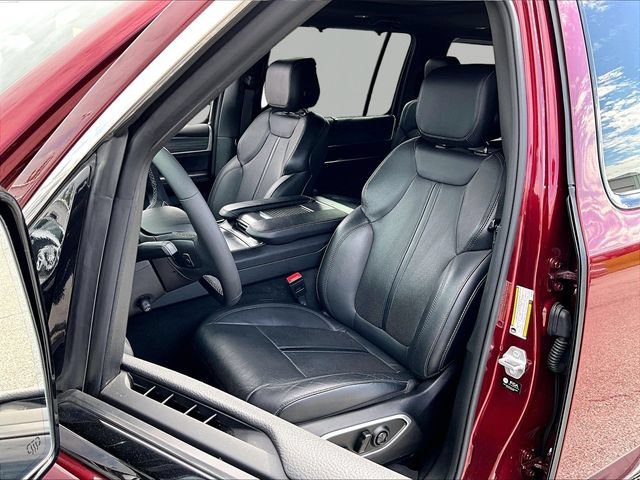 Used 2023 Jeep Wagoneer Series III w/ Premium Group I AWD/4WD image 10