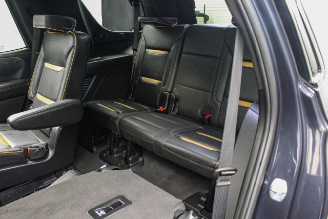 Certified 2024 GMC Yukon AT4 w/ Technology Package AWD/4WD image 17