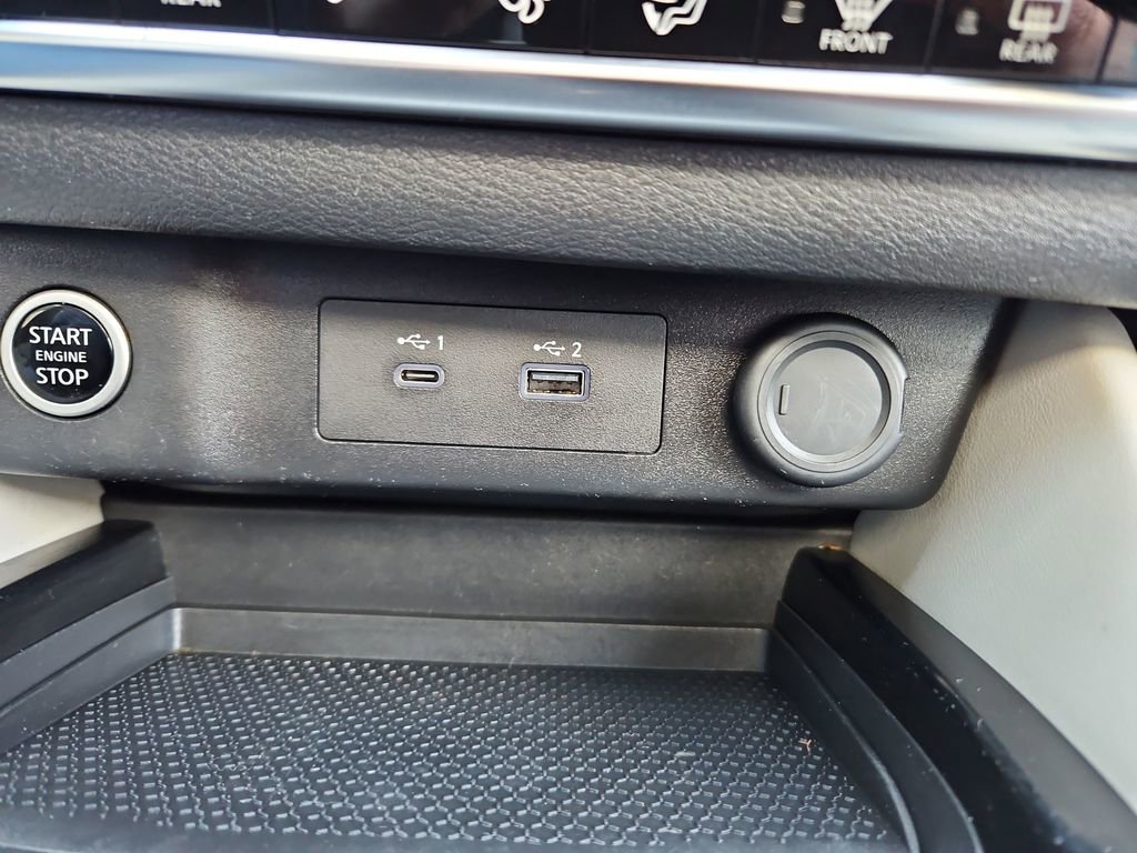 Used 2023 Nissan Rogue SL w/ SL Premium Package image 22