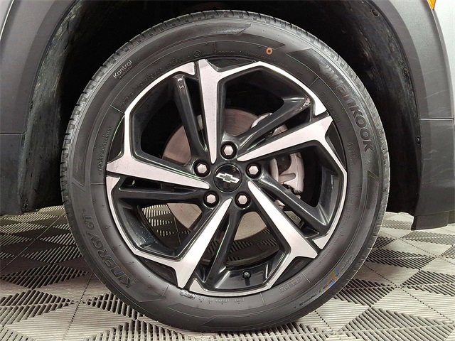 Used 2023 Chevrolet TrailBlazer RS w/ Sun and Liftgate Package image 11