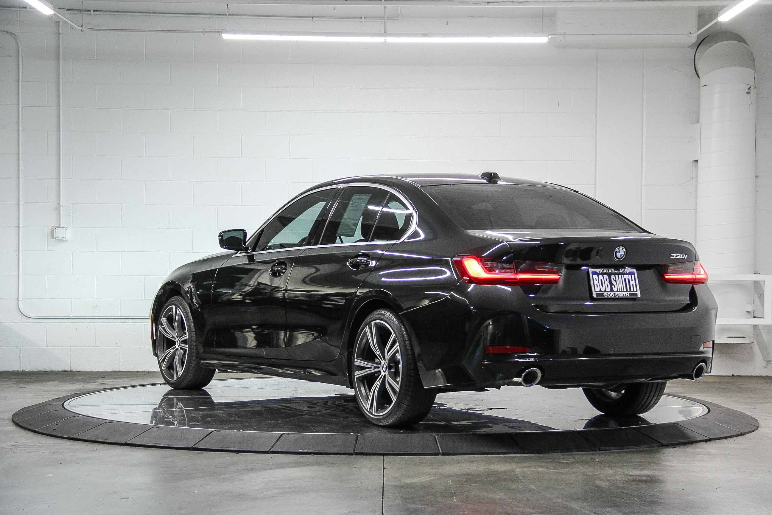 Used 2024 BMW 330i Sedan w/ Convenience Package image 4