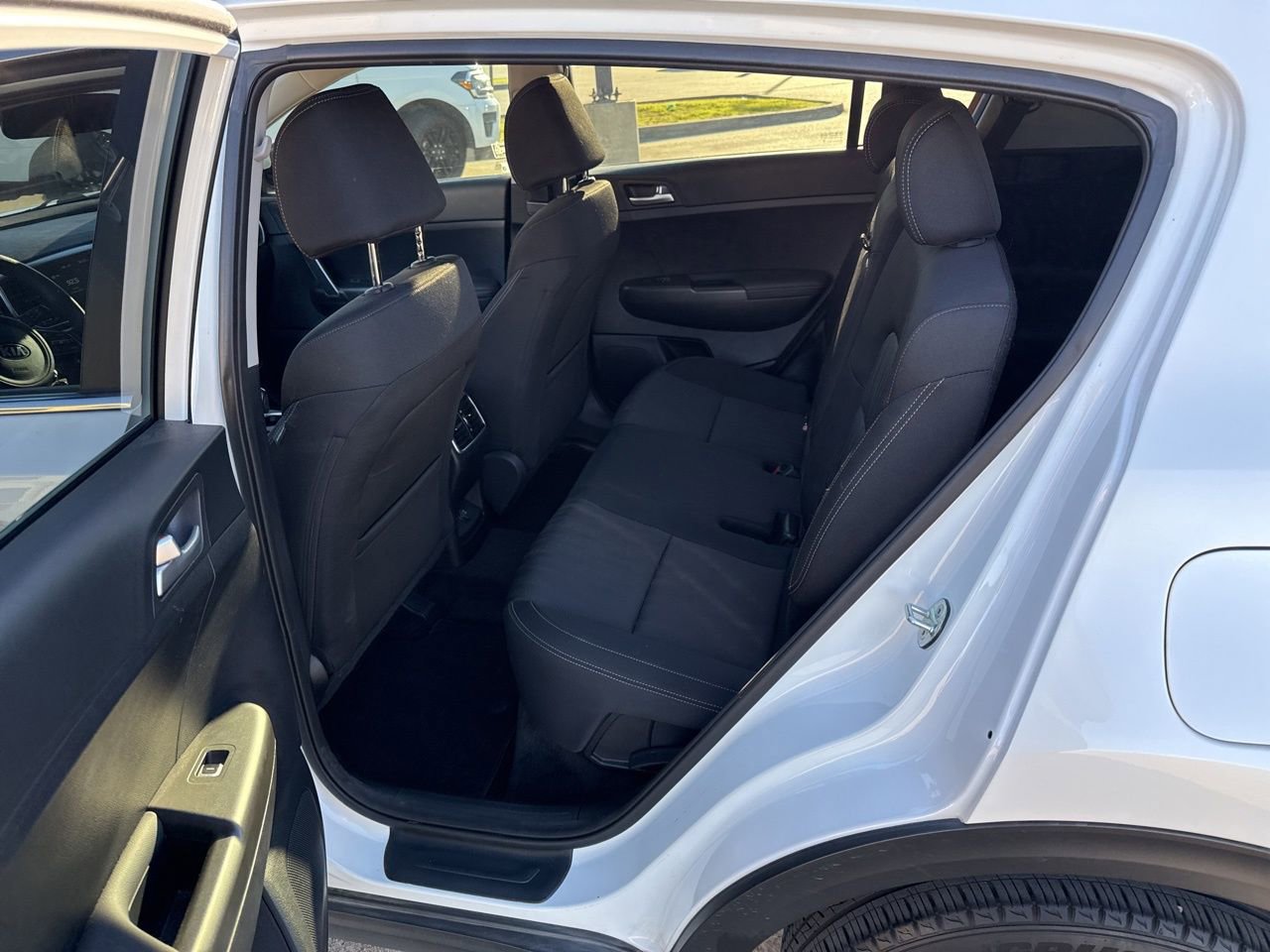 Used 2022 Kia Sportage LX image 5