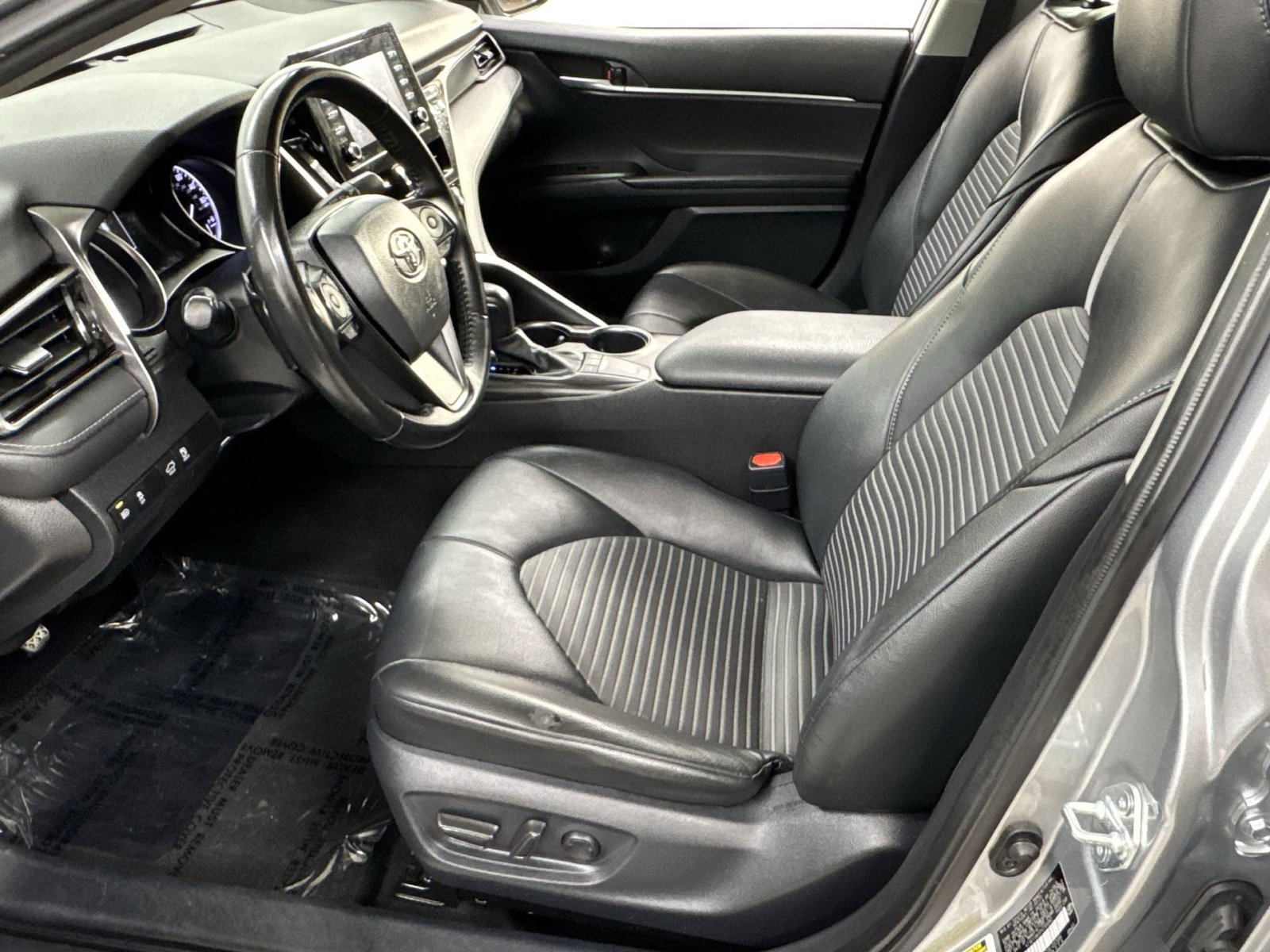Used 2023 Toyota Camry SE FWD image 16