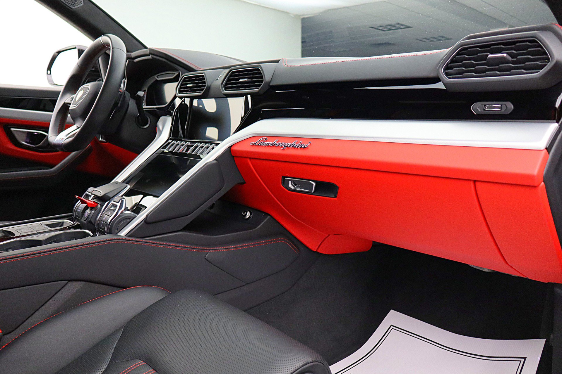 Used 2024 Lamborghini Urus S AWD/4WD image 42