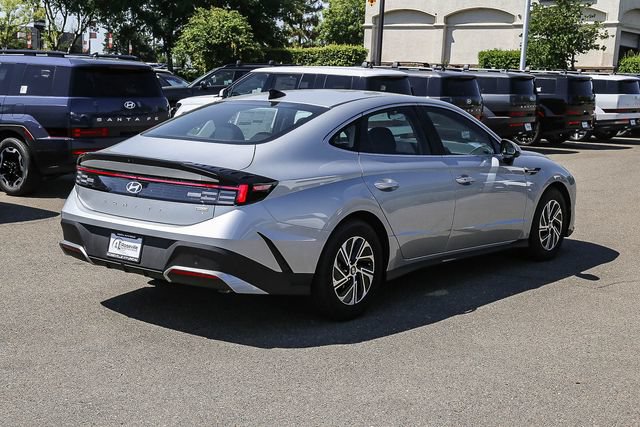 New 2026 Hyundai Sonata Blue FWD image 5