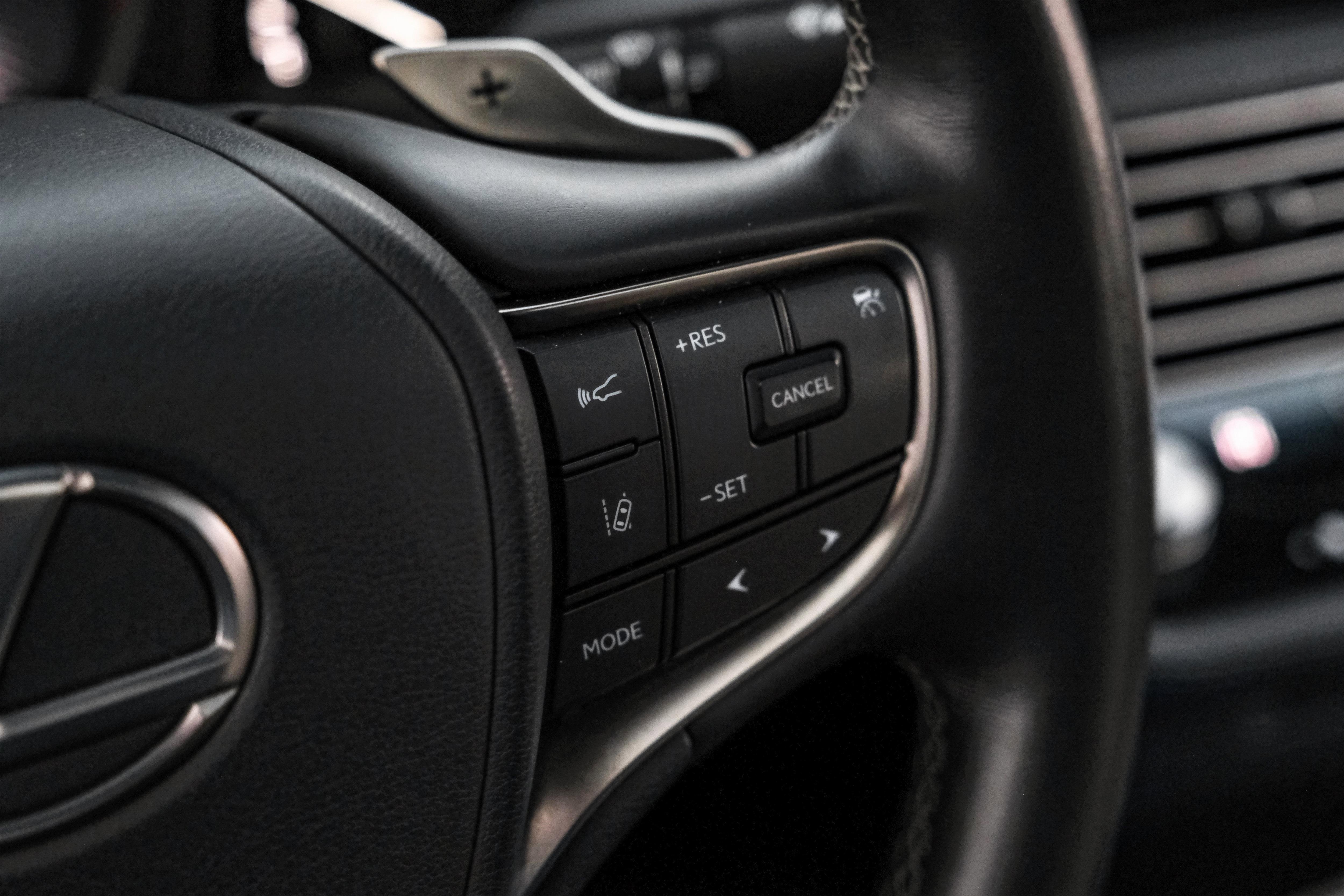 Used 2021 Lexus LS 500 w/ Accessory Package (Z1) image 17