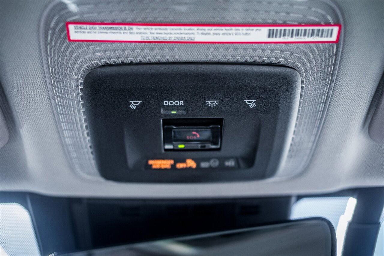 Used 2024 Toyota Prius XLE image 28