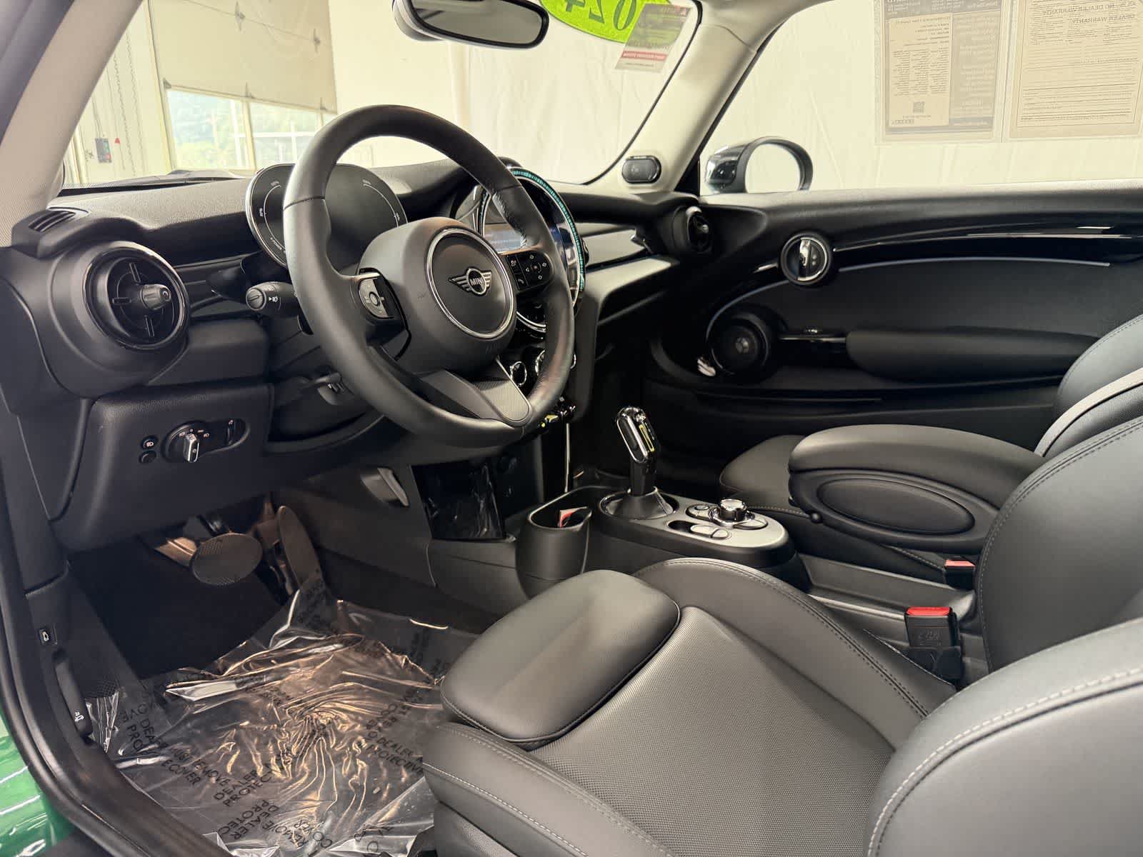 Used 2024 MINI Cooper SE FWD image 9