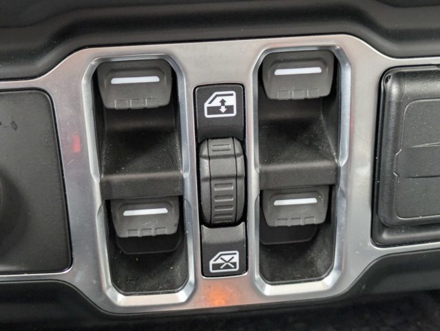 Certified 2026 Jeep Wrangler Unlimited Sahara AWD/4WD image 23