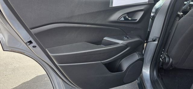 Used 2025 Chevrolet Trax LS w/ Driver Confidence Package image 10