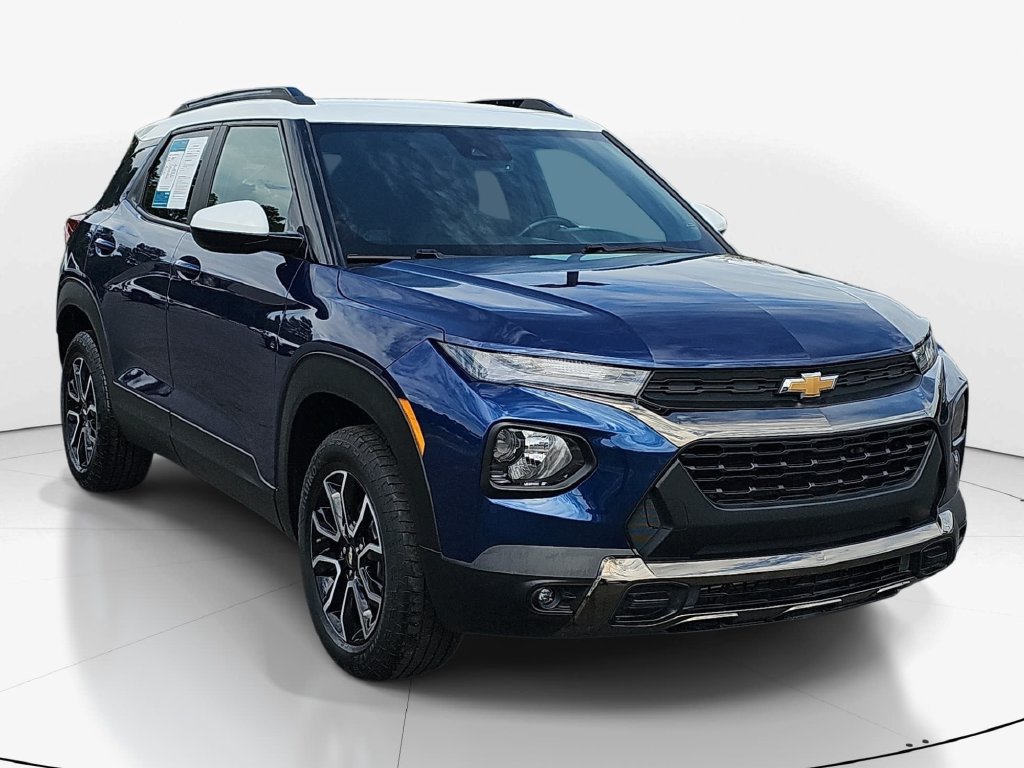 Used 2023 Chevrolet TrailBlazer ACTIV w/ Convenience Package AWD/4WD image 3