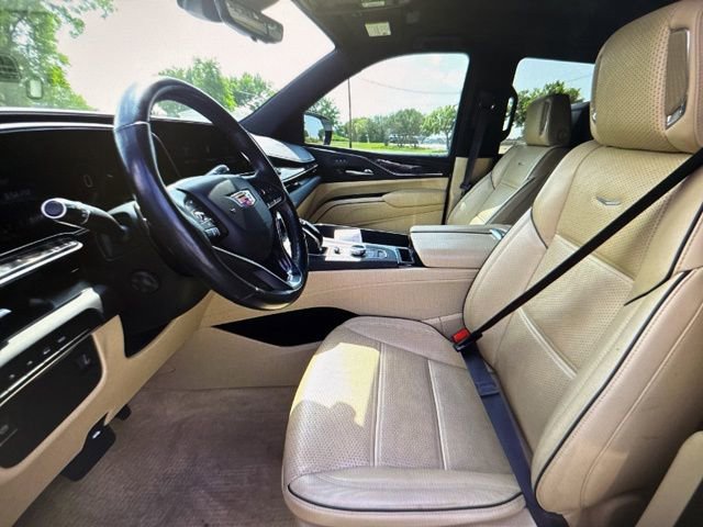 Used 2021 Cadillac Escalade Premium Luxury AWD/4WD image 10