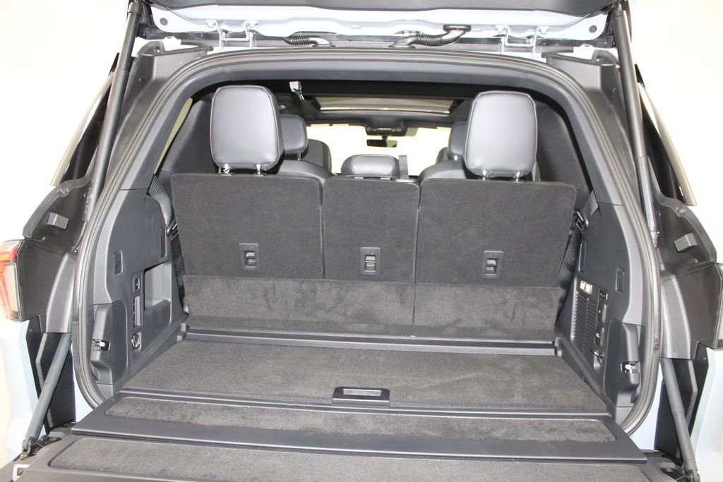 New 2025 Lincoln Navigator Reserve w/ Jet Appearance Package image 18