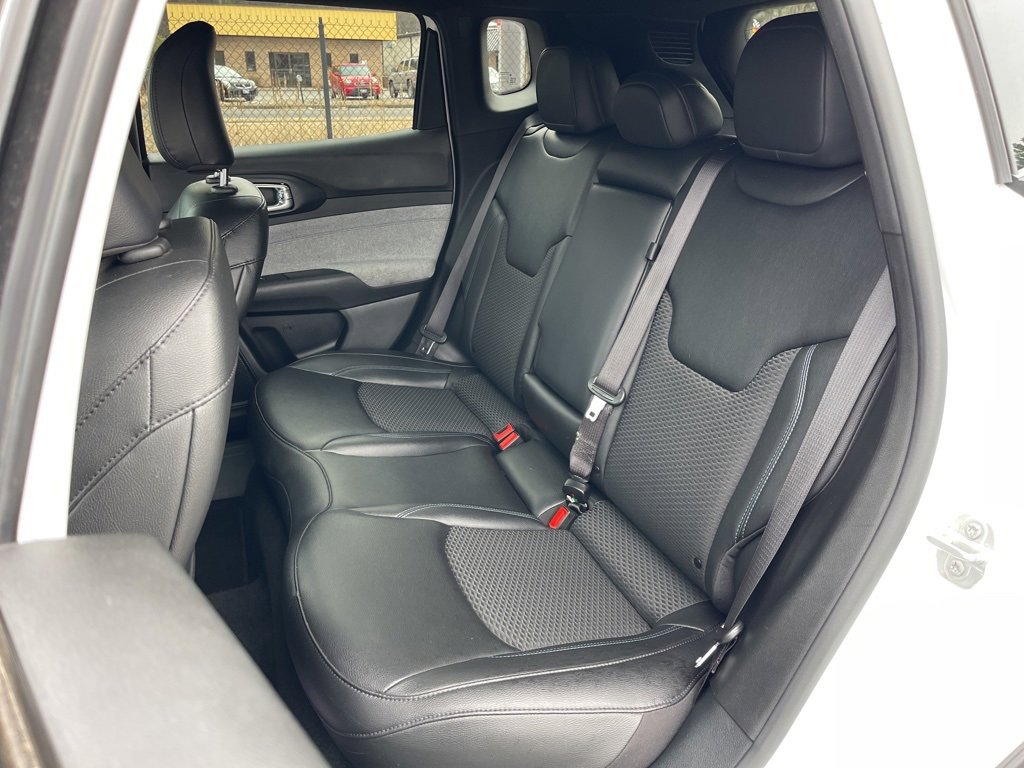 Used 2024 Jeep Compass Latitude image 19