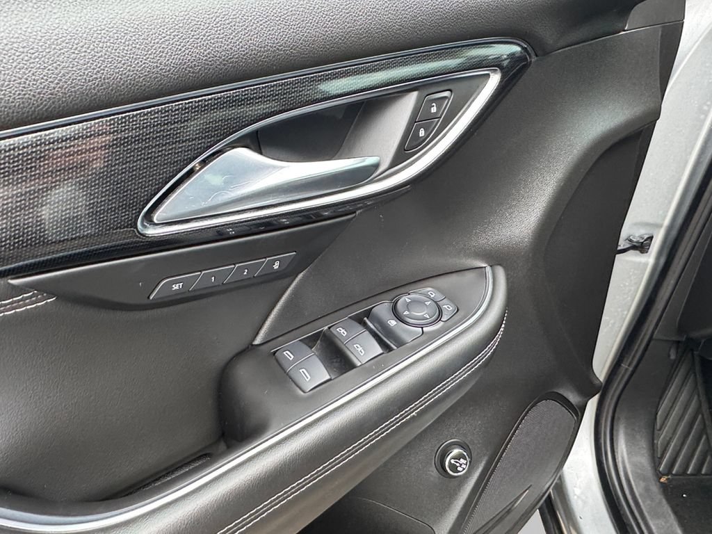 Used 2023 Buick Envision Essence AWD/4WD image 19