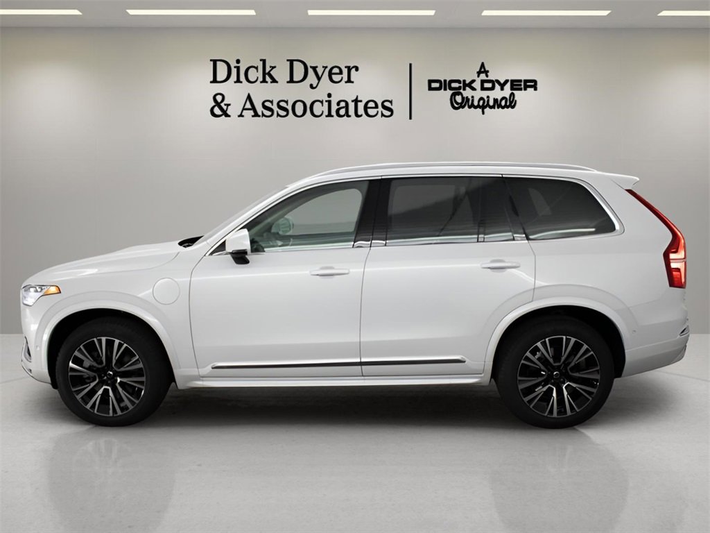 Certified 2025 Volvo XC90 T8 Plus w/ Protection Package Premier image 3