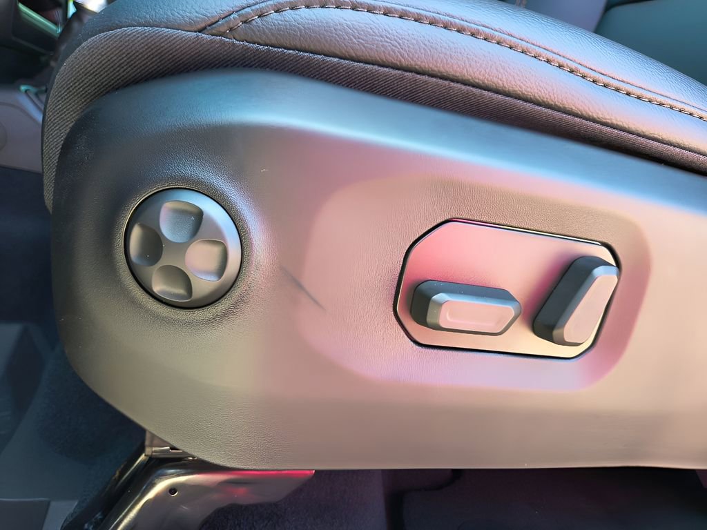 New 2025 Jeep Wrangler Sahara image 11