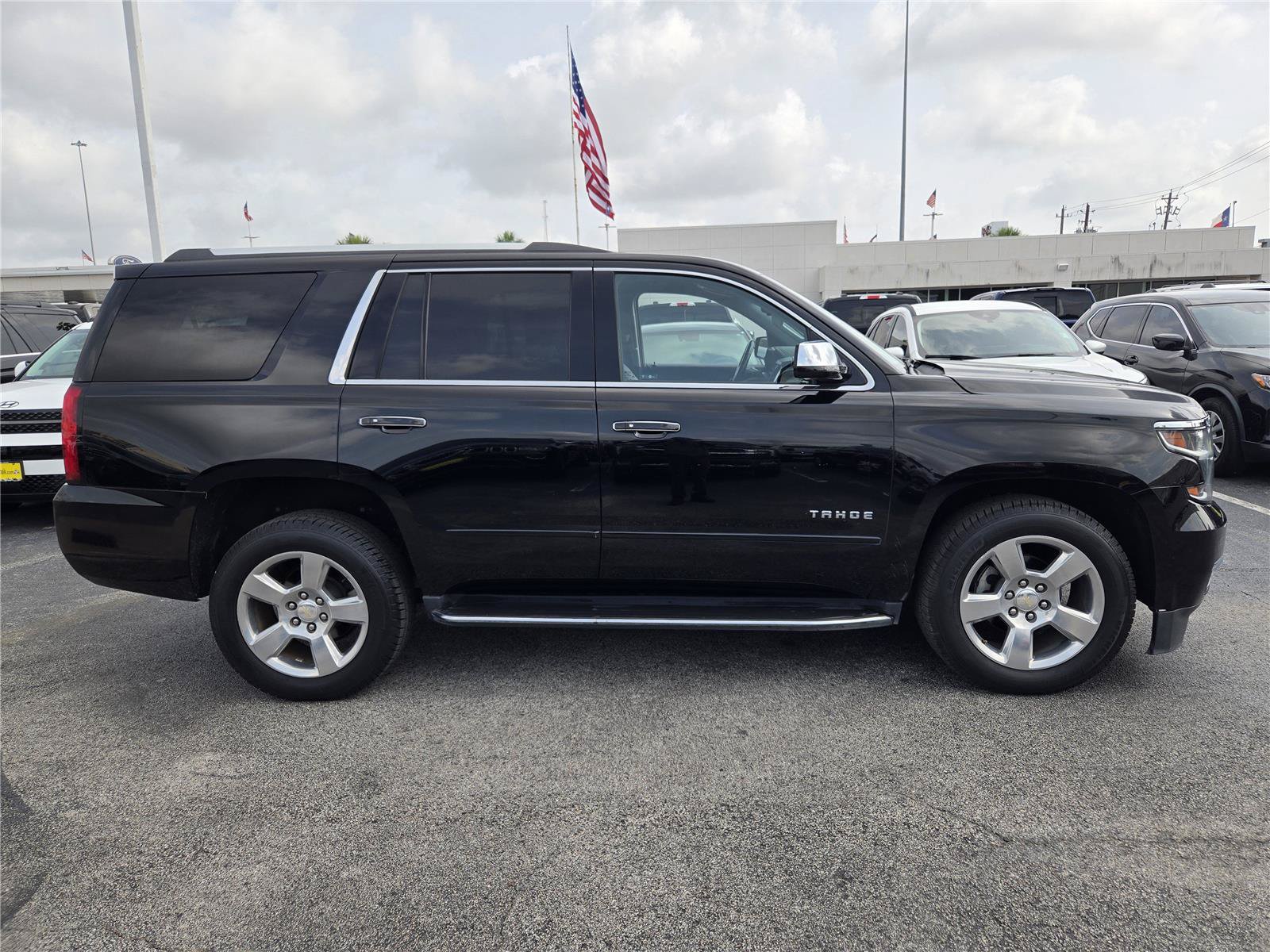 Used 2018 Chevrolet Tahoe Premier AWD/4WD image 4