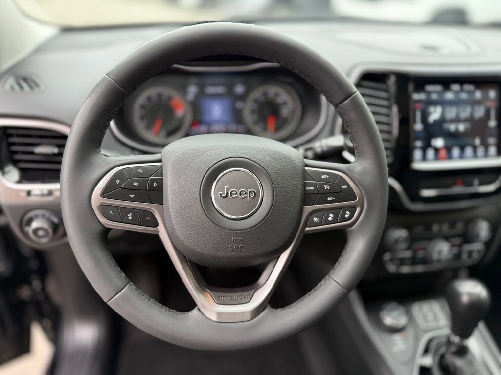 Used 2022 Jeep Cherokee Limited image 6