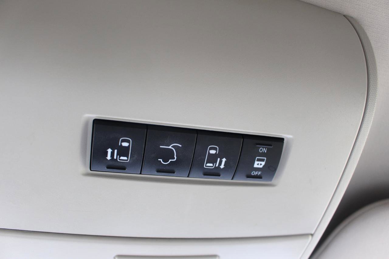 Used 2013 Chrysler Town & Country Limited w/ Trailer Tow Group FWD image 29