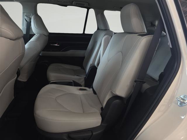 Used 2024 Toyota Grand Highlander AWD image 26