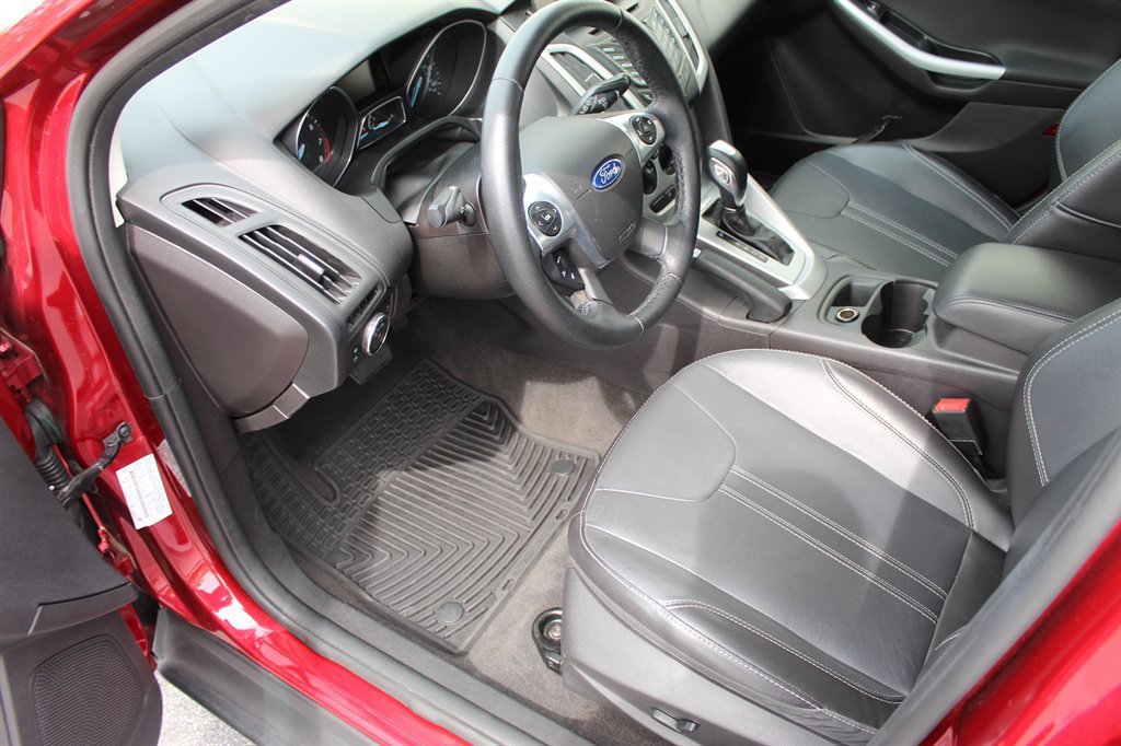 Used 2014 Ford Focus SE w/ Equipment Group 201A FWD image 6